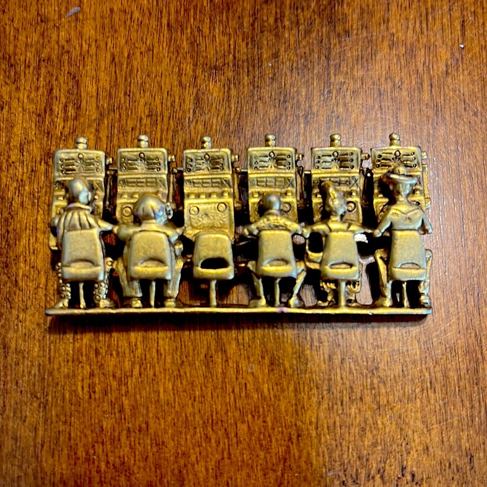 VINTAGE PEOPLE GAMBLING CASINO PIN BROOCH SIGNED DANECRAFT